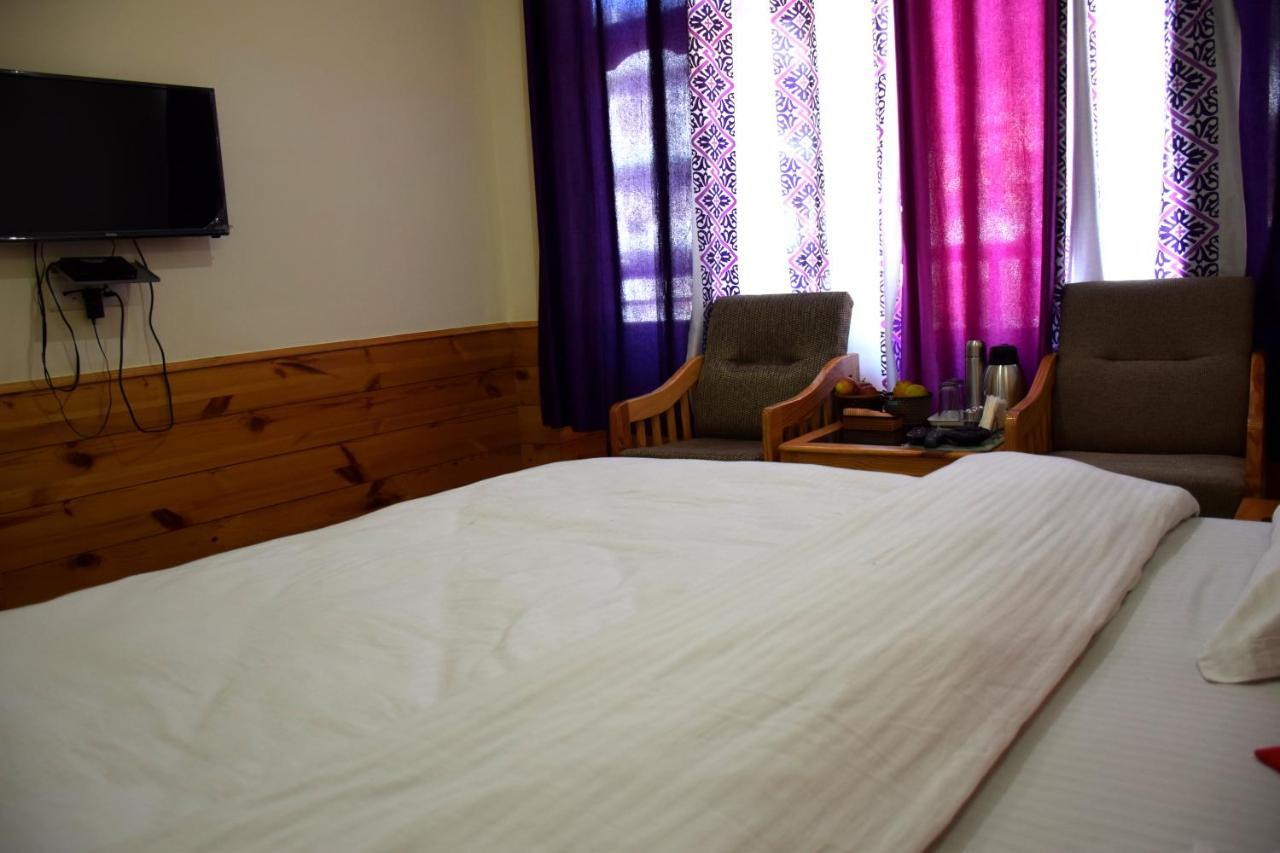 Nirmal Chhaya Hotel - Manali (Himachal Pradesh) — Photos 3